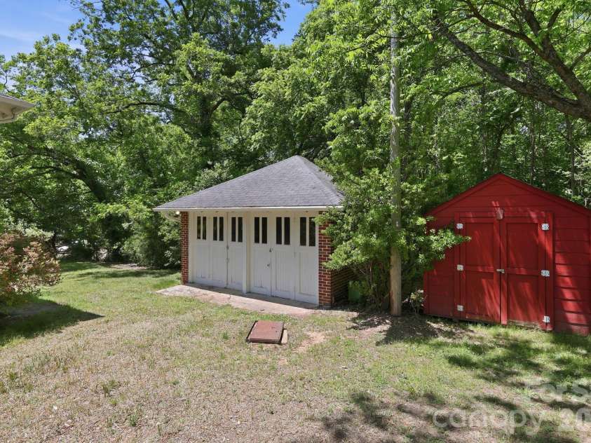 1705 US 52 Highway, Albemarle, NC 28001.  MLS# CAR4385397, YatesRealty ID 24427. 