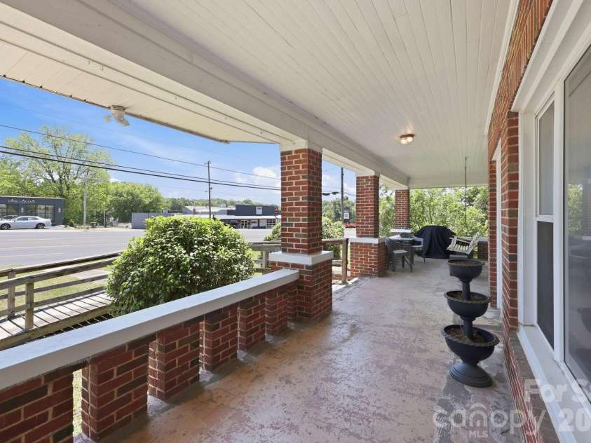 1705 US 52 Highway, Albemarle, NC 28001.  MLS# CAR4385397, YatesRealty ID 24427. 