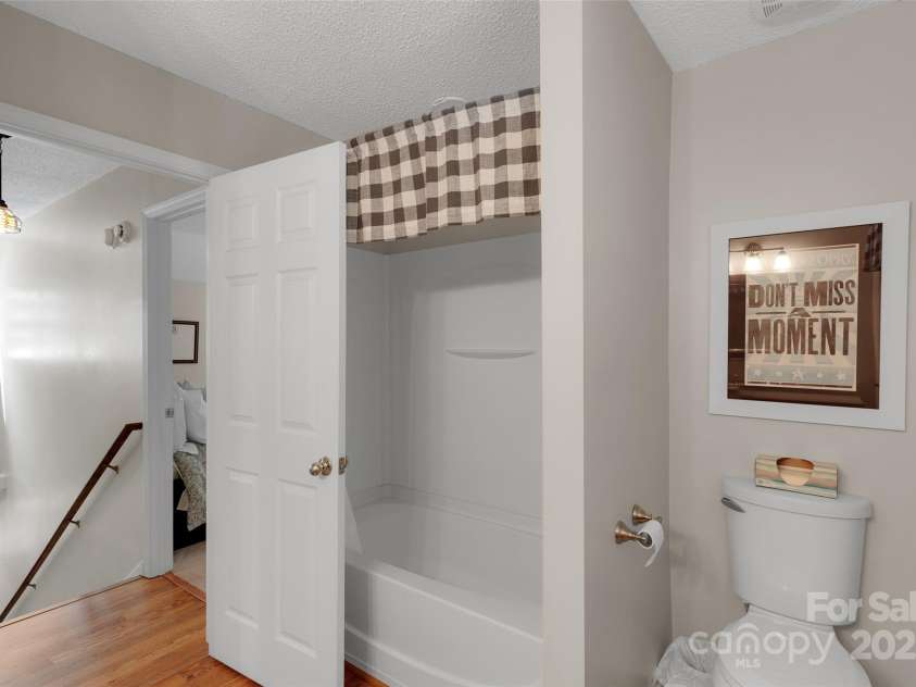 746 Peachtree Road, Rock Hill, SC 29730.  MLS# CAR4274656, YatesRealty ID 24428. Guest Bath