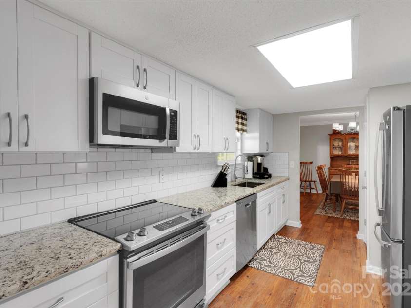 746 Peachtree Road, Rock Hill, SC 29730.  MLS# CAR4274656, YatesRealty ID 24428. Kitchen to Dining