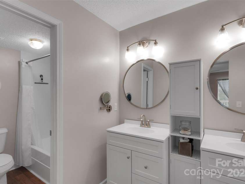 746 Peachtree Road, Rock Hill, SC 29730.  MLS# CAR4274656, YatesRealty ID 24428. Primary Bath