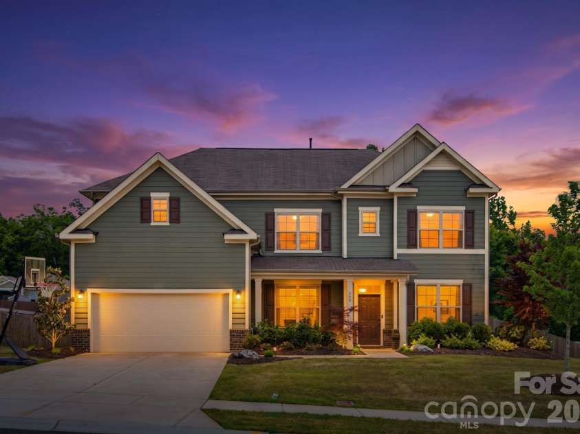840 Oak Manor Drive, Concord, NC 28025.  MLS# CAR4376551, YatesRealty ID 24429. 