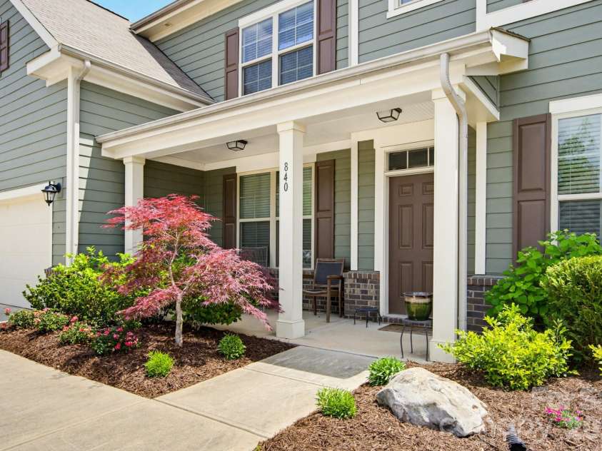 840 Oak Manor Drive, Concord, NC 28025.  MLS# CAR4376551, YatesRealty ID 24429. 