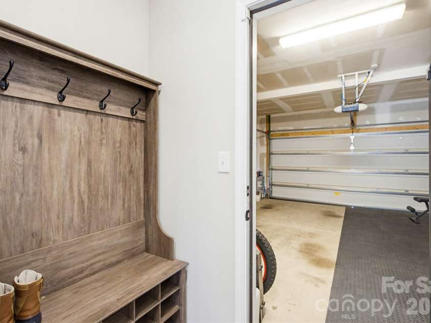 840 Oak Manor Drive, Concord, NC 28025.  MLS# CAR4376551, YatesRealty ID 24429. 