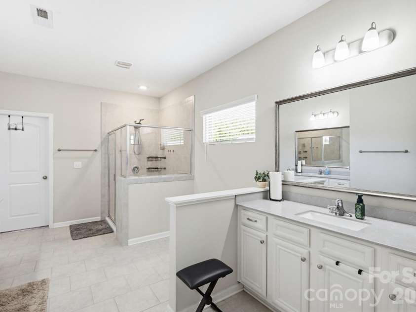 840 Oak Manor Drive, Concord, NC 28025.  MLS# CAR4376551, YatesRealty ID 24429. 
