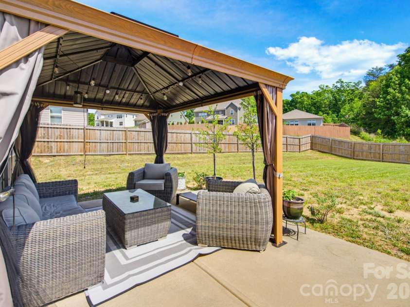 840 Oak Manor Drive, Concord, NC 28025.  MLS# CAR4376551, YatesRealty ID 24429. 