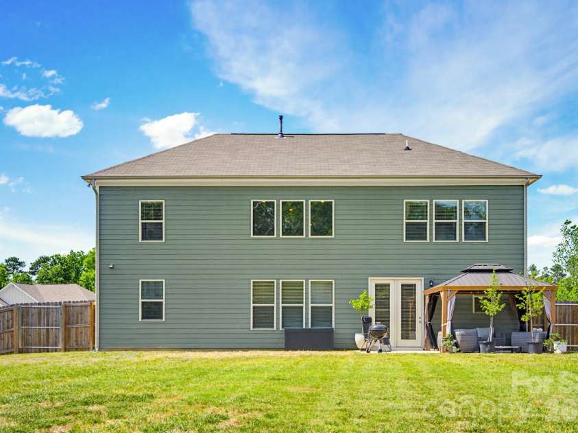 840 Oak Manor Drive, Concord, NC 28025.  MLS# CAR4376551, YatesRealty ID 24429. 