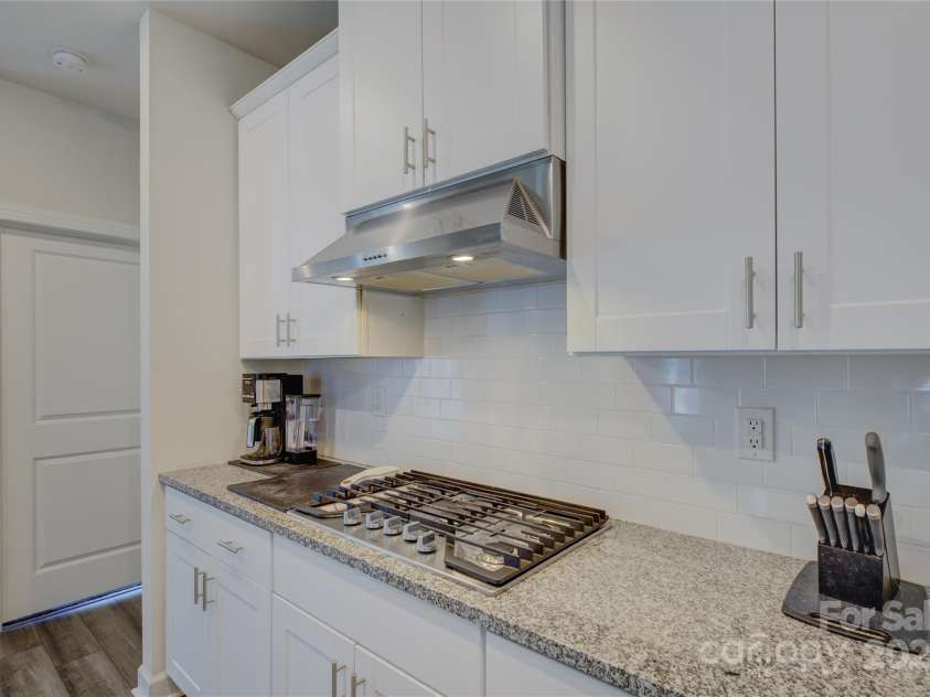 9226 Dunwich Drive, Gastonia, NC 28056.  MLS# CAR4268890, YatesRealty ID 24429. 