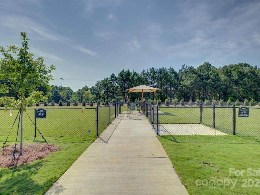 9226 Dunwich Drive, Gastonia, NC 28056.  MLS# CAR4268890, YatesRealty ID 24429. Community Dog Park
