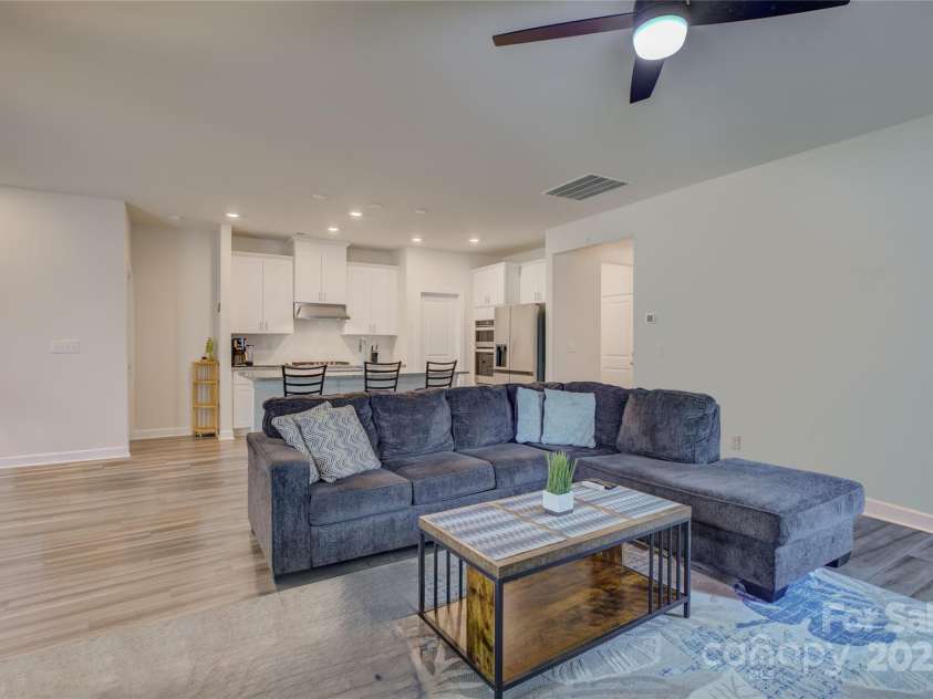 9226 Dunwich Drive, Gastonia, NC 28056.  MLS# CAR4268890, YatesRealty ID 24429. Open floor plan living area