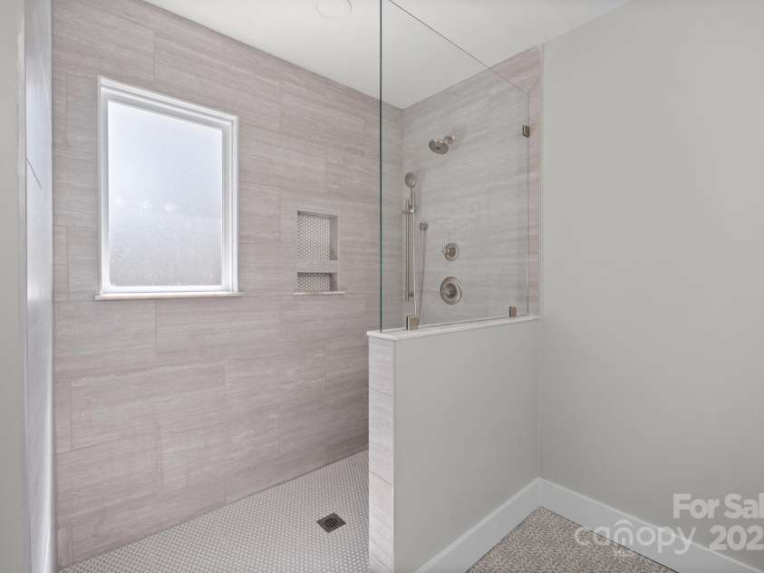 306 7th Street Place, Conover, NC 28613.  MLS# CAR4234782, YatesRealty ID 2443. 