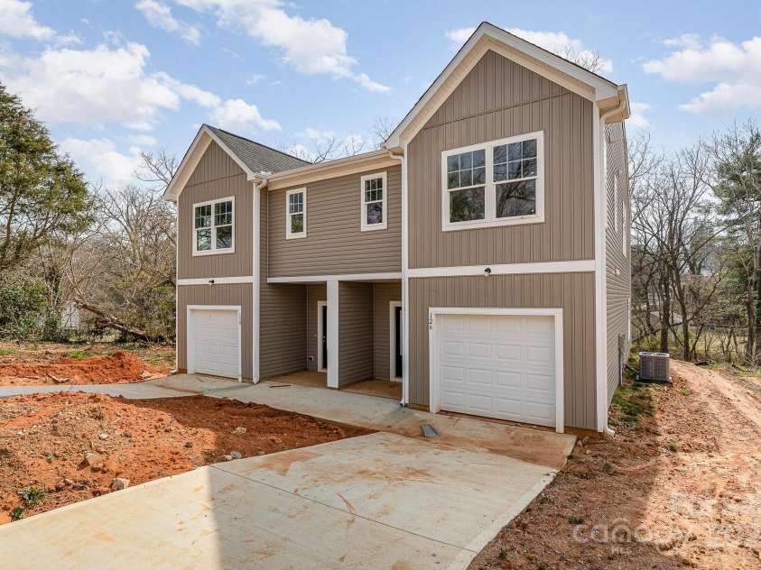 126 Bell Street, Statesville, NC 28677.  MLS# CAR4276500, YatesRealty ID 24430. 