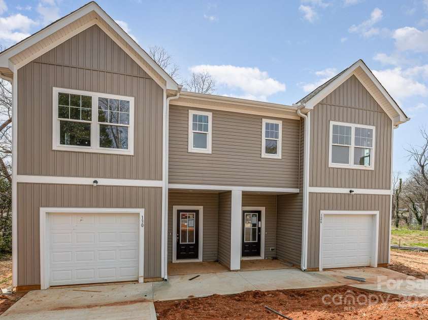 126 Bell Street, Statesville, NC 28677.  MLS# CAR4276500, YatesRealty ID 24430. 