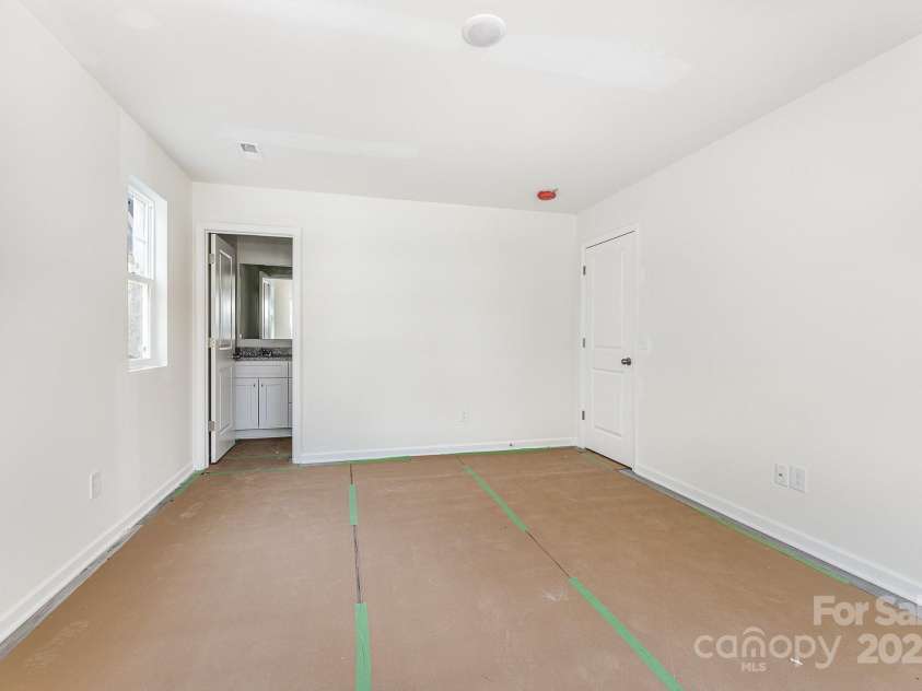 126 Bell Street, Statesville, NC 28677.  MLS# CAR4276500, YatesRealty ID 24430. 