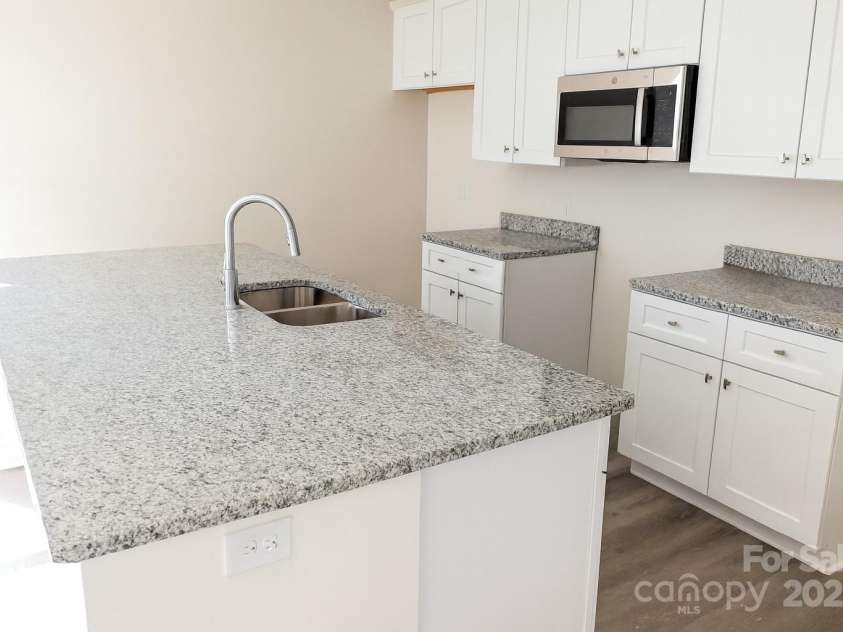 126 Bell Street, Statesville, NC 28677.  MLS# CAR4276500, YatesRealty ID 24430. 