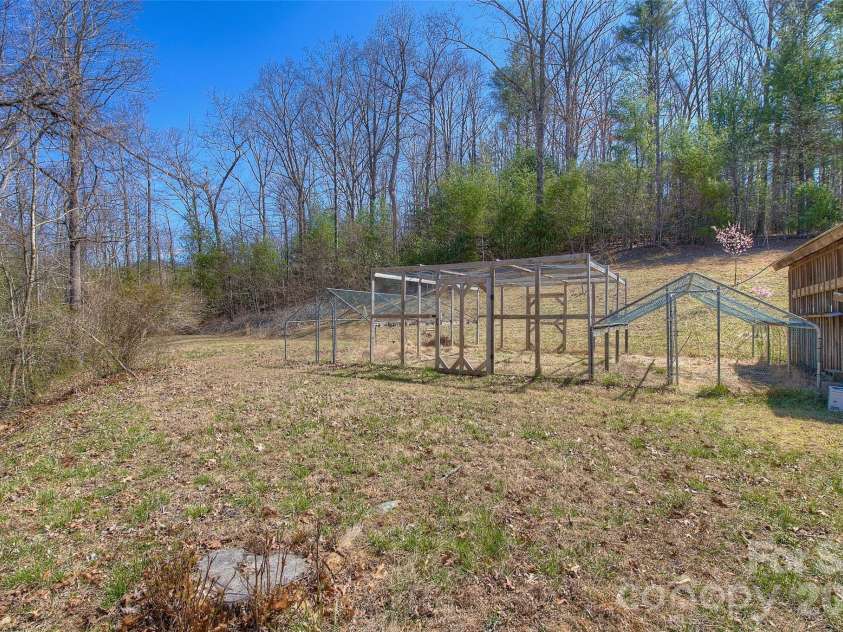 3 Altapass Trail, Spruce Pine, NC 28777.  MLS# CAR4347077, YatesRealty ID 24430. 