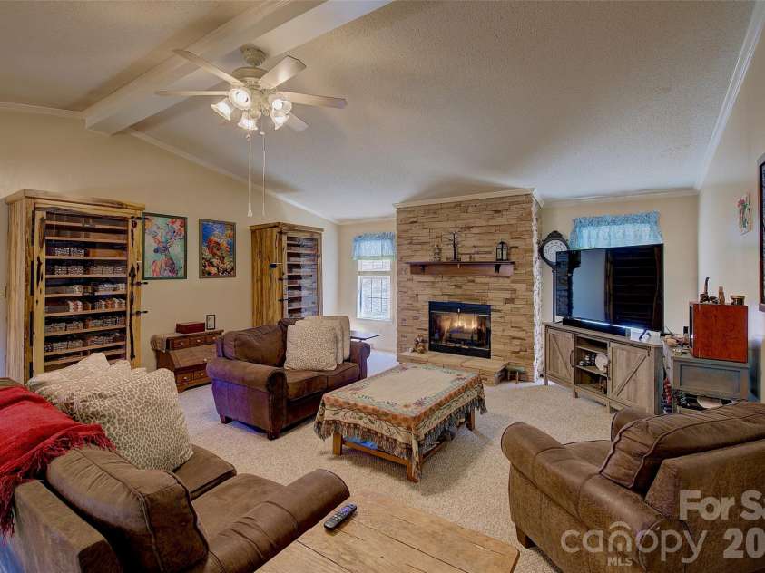 3 Altapass Trail, Spruce Pine, NC 28777.  MLS# CAR4347077, YatesRealty ID 24430. 