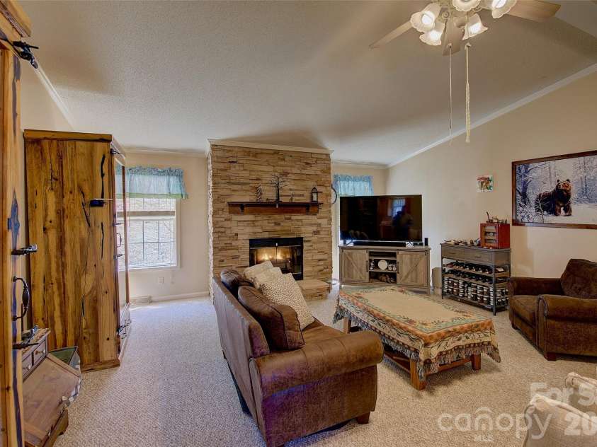 3 Altapass Trail, Spruce Pine, NC 28777.  MLS# CAR4347077, YatesRealty ID 24430. 
