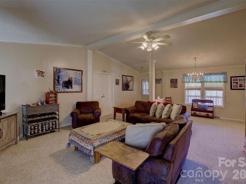 3 Altapass Trail, Spruce Pine, NC 28777.  MLS# CAR4347077, YatesRealty ID 24430. 
