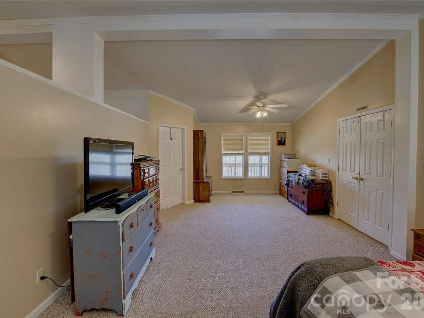 3 Altapass Trail, Spruce Pine, NC 28777.  MLS# CAR4347077, YatesRealty ID 24430. 
