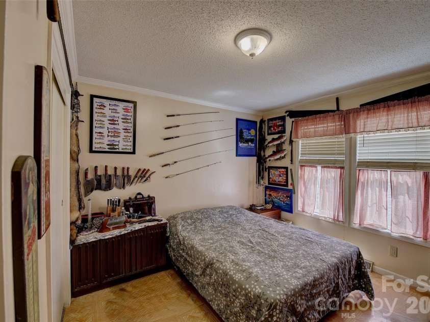 3 Altapass Trail, Spruce Pine, NC 28777.  MLS# CAR4347077, YatesRealty ID 24430. 