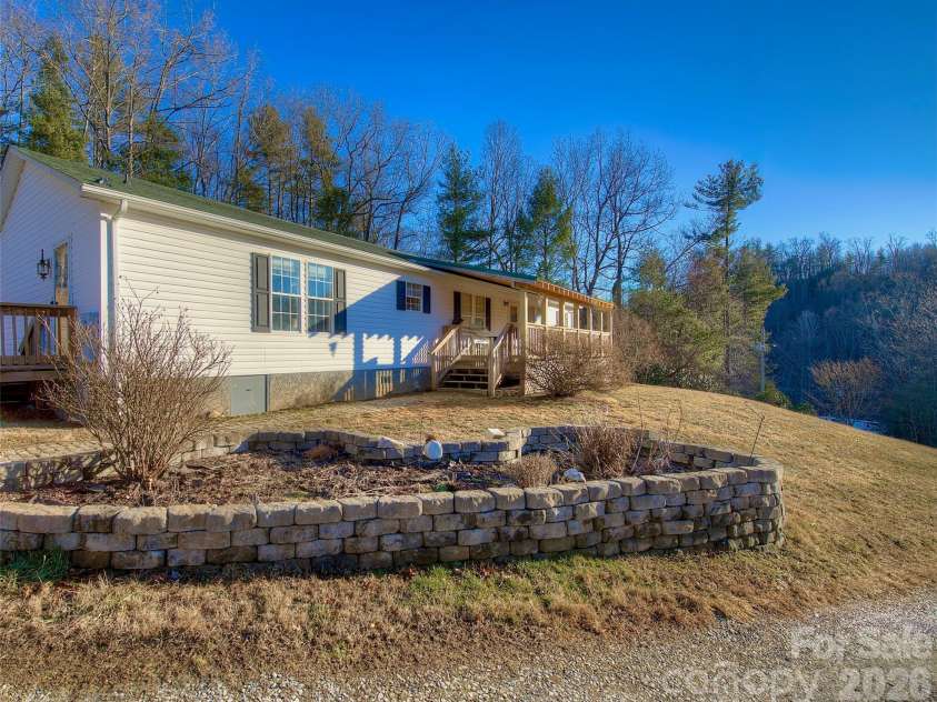 3 Altapass Trail, Spruce Pine, NC 28777.  MLS# CAR4347077, YatesRealty ID 24430. 