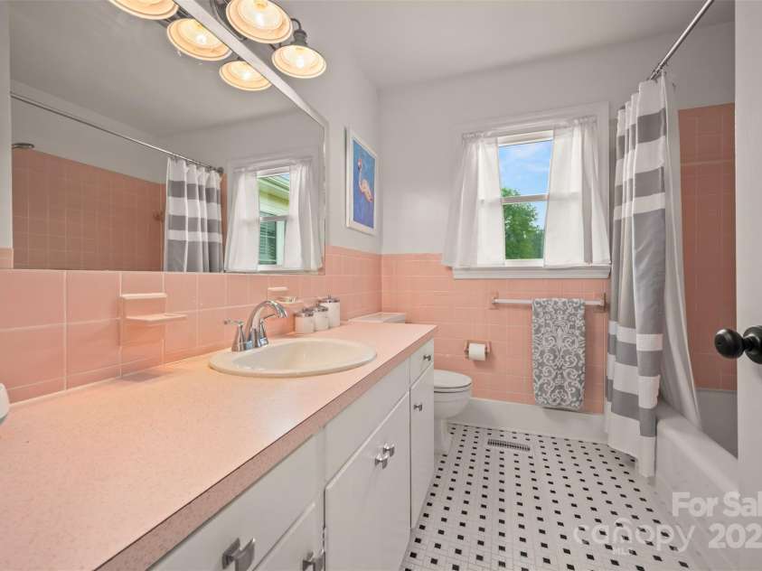 1761 Oak Grove Church Road, Ellenboro, NC 28040.  MLS# CAR4259419, YatesRealty ID 24431. Hall Bath