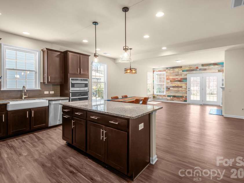 7420 Tullamore Glen, Huntersville, NC 28078.  MLS# CAR4323315, YatesRealty ID 24431. Open Concept