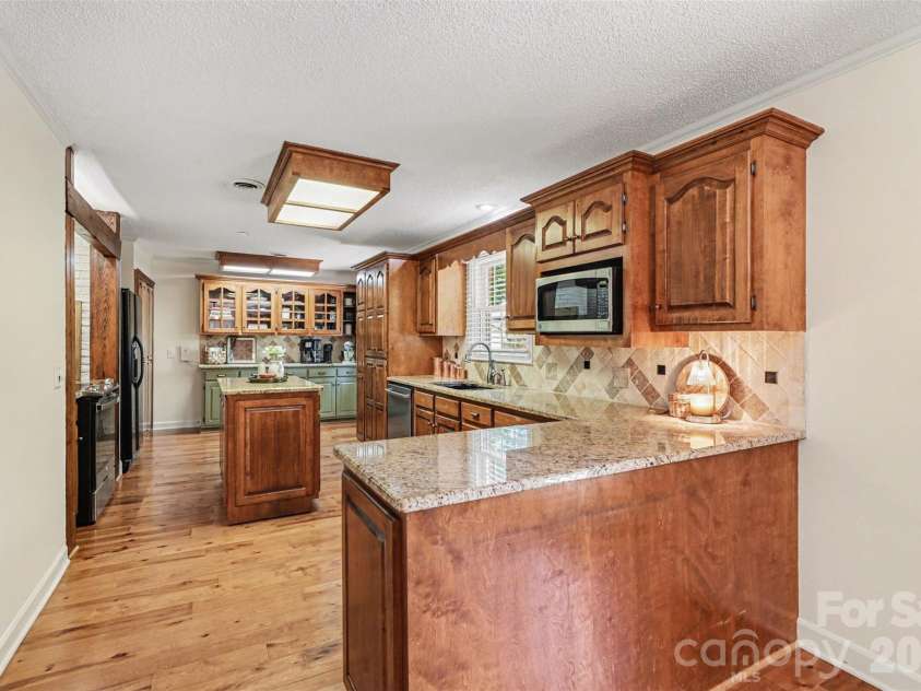 2115 Candlewood Drive, Concord, NC 28027.  MLS# CAR4366895, YatesRealty ID 24432. 