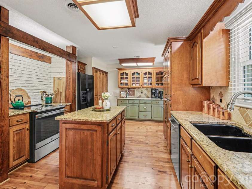 2115 Candlewood Drive, Concord, NC 28027.  MLS# CAR4366895, YatesRealty ID 24432. 