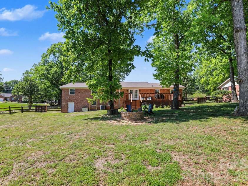 2115 Candlewood Drive, Concord, NC 28027.  MLS# CAR4366895, YatesRealty ID 24432. 