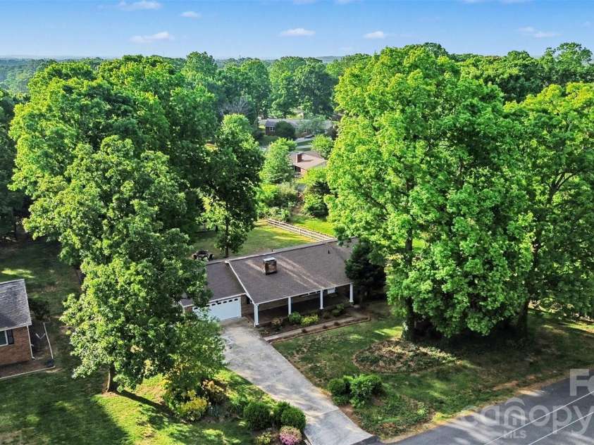 2115 Candlewood Drive, Concord, NC 28027.  MLS# CAR4366895, YatesRealty ID 24432. 