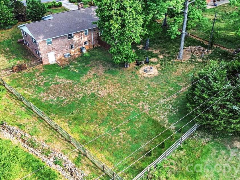 2115 Candlewood Drive, Concord, NC 28027.  MLS# CAR4366895, YatesRealty ID 24432. 