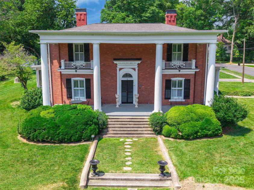 15 Kings Mountain Street, York, SC 29745.  MLS# CAR4275904, YatesRealty ID 24433. 