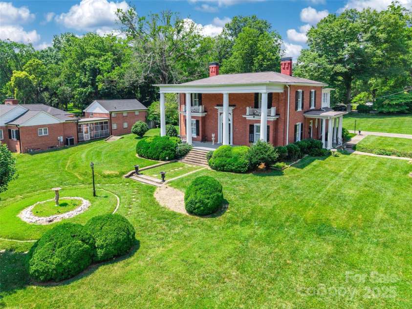 15 Kings Mountain Street, York, SC 29745.  MLS# CAR4275904, YatesRealty ID 24433. 