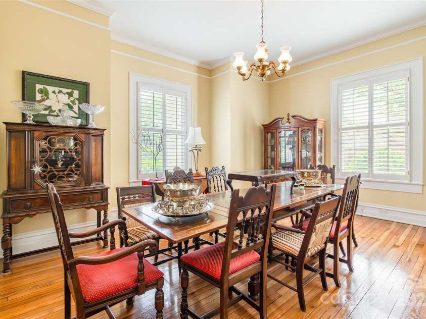 15 Kings Mountain Street, York, SC 29745.  MLS# CAR4275904, YatesRealty ID 24433. 