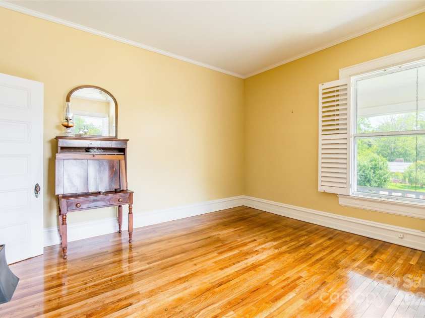 15 Kings Mountain Street, York, SC 29745.  MLS# CAR4275904, YatesRealty ID 24433. 