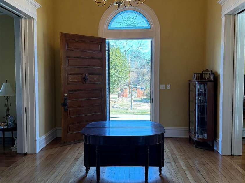 15 Kings Mountain Street, York, SC 29745.  MLS# CAR4336422, YatesRealty ID 24433. Hall side entrance