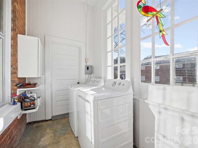 15 Kings Mountain Street, York, SC 29745.  MLS# CAR4336422, YatesRealty ID 24433. Laundry Area