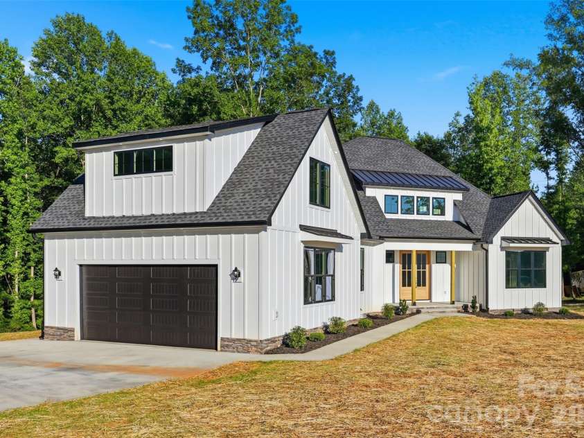 4299 Brandy Creek Court, Clover, SC 29710.  MLS# CAR4375740, YatesRealty ID 24434. 