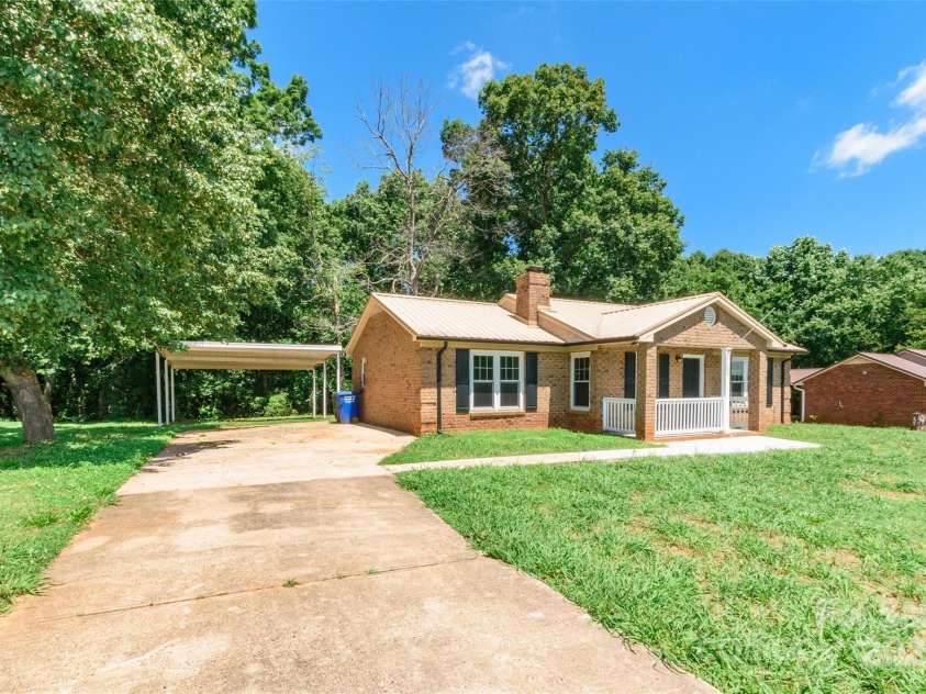 142 Single Oak Drive, Troutman, NC 28166.  MLS# CAR4271293, YatesRealty ID 24435. 