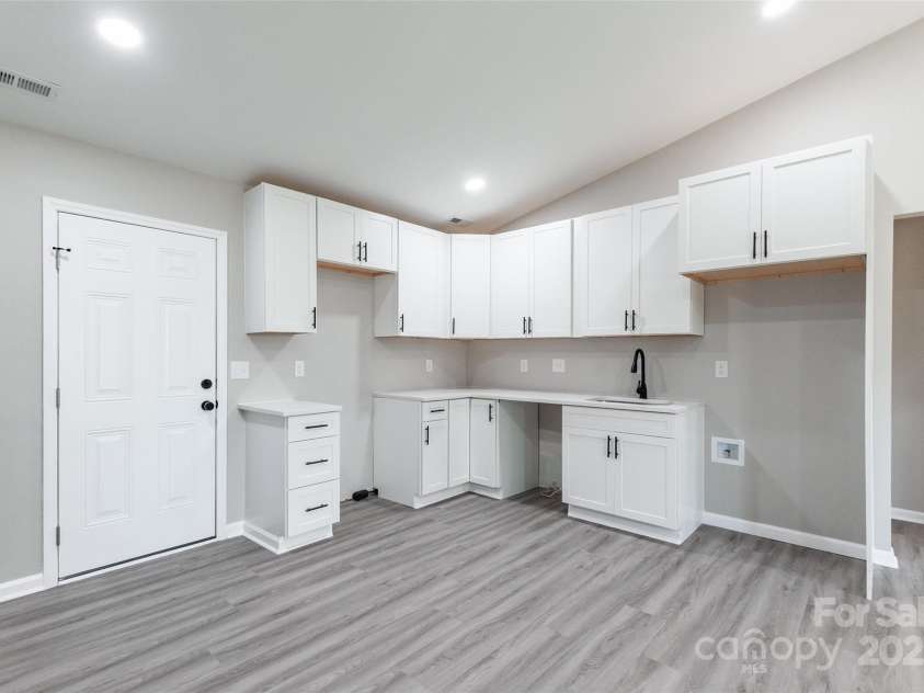142 Single Oak Drive, Troutman, NC 28166.  MLS# CAR4271293, YatesRealty ID 24435. 