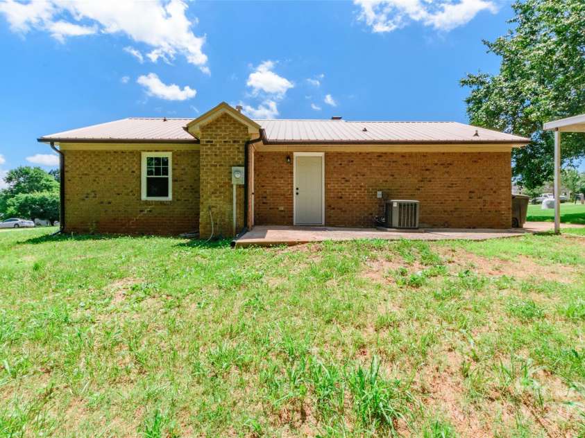 142 Single Oak Drive, Troutman, NC 28166.  MLS# CAR4271293, YatesRealty ID 24435. 