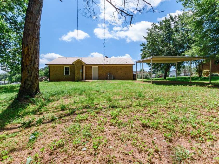 142 Single Oak Drive, Troutman, NC 28166.  MLS# CAR4271293, YatesRealty ID 24435. 