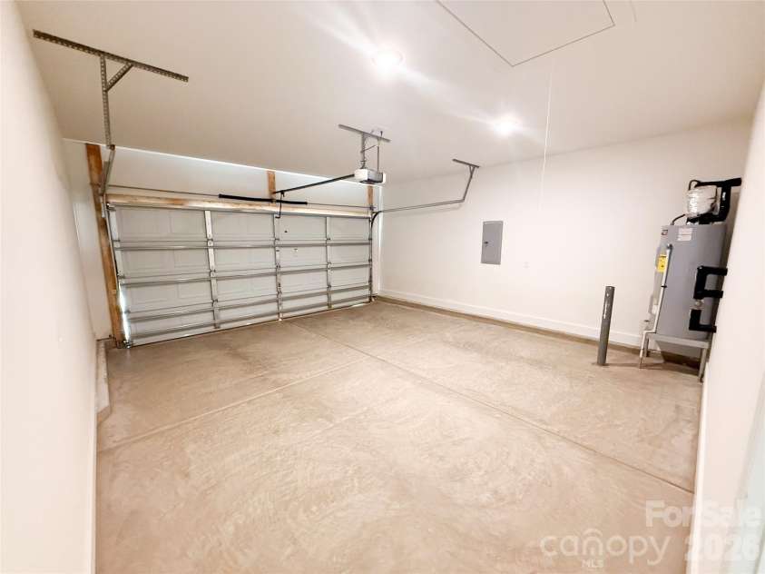707 Robin Avenue, Kannapolis, NC 28081.  MLS# CAR4382666, YatesRealty ID 24435. Garage 