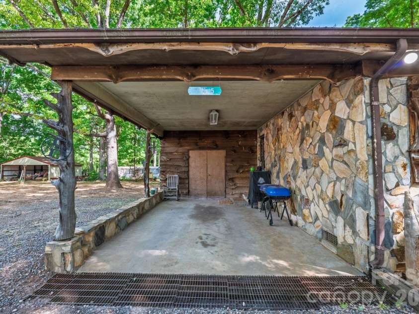 145 Nathaniel Lane, Kannapolis, NC 28081.  MLS# CAR4382656, YatesRealty ID 24436. 
