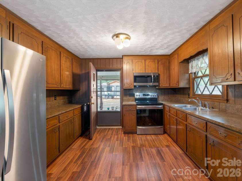 145 Nathaniel Lane, Kannapolis, NC 28081.  MLS# CAR4382656, YatesRealty ID 24436. 