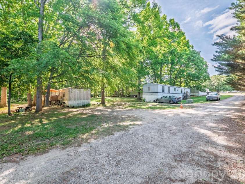 145 Nathaniel Lane, Kannapolis, NC 28081.  MLS# CAR4382656, YatesRealty ID 24436. 