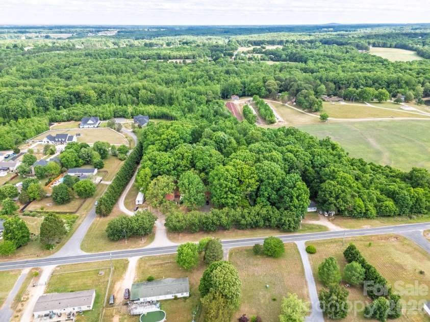 145 Nathaniel Lane, Kannapolis, NC 28081.  MLS# CAR4382656, YatesRealty ID 24436. 