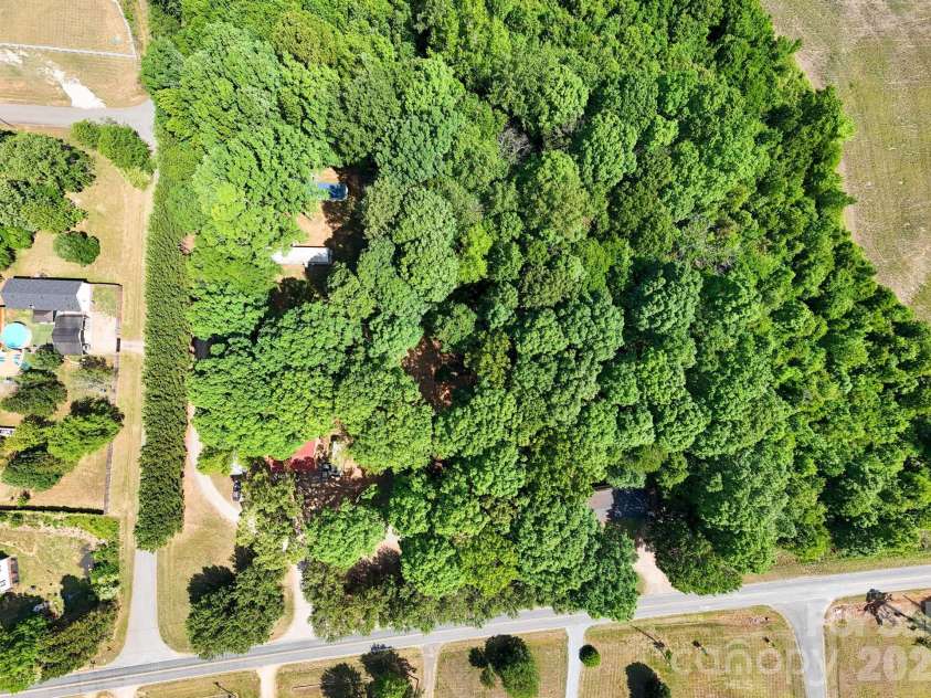 145 Nathaniel Lane, Kannapolis, NC 28081.  MLS# CAR4382656, YatesRealty ID 24436. 